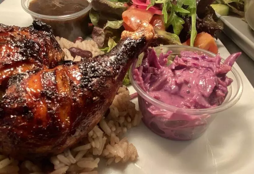 호텔 The Riverside Inn