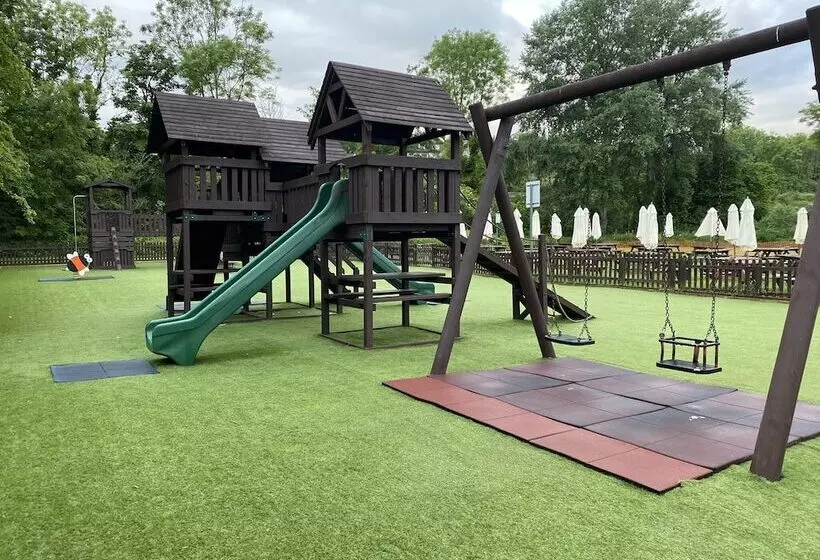 호텔 The Riverside Inn