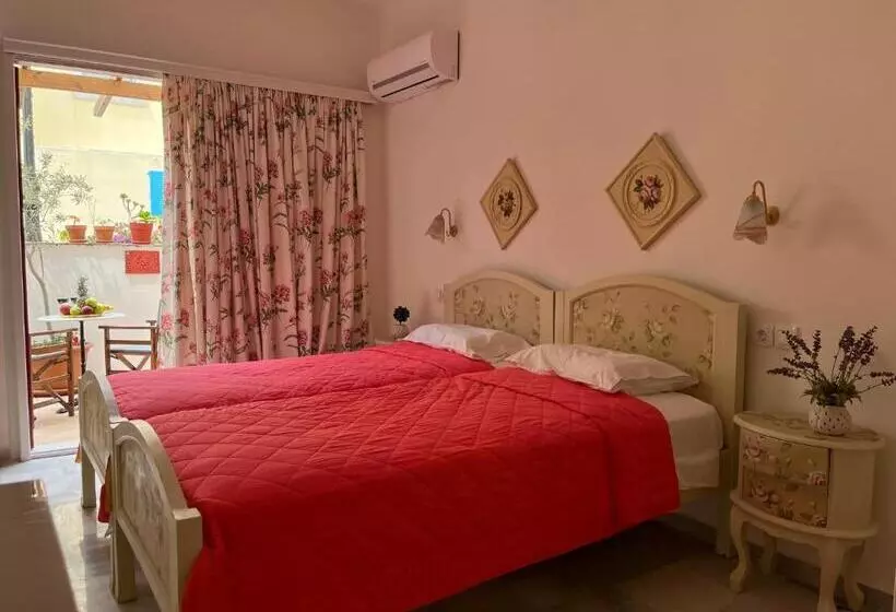 Пансион Naxos Philoxenia