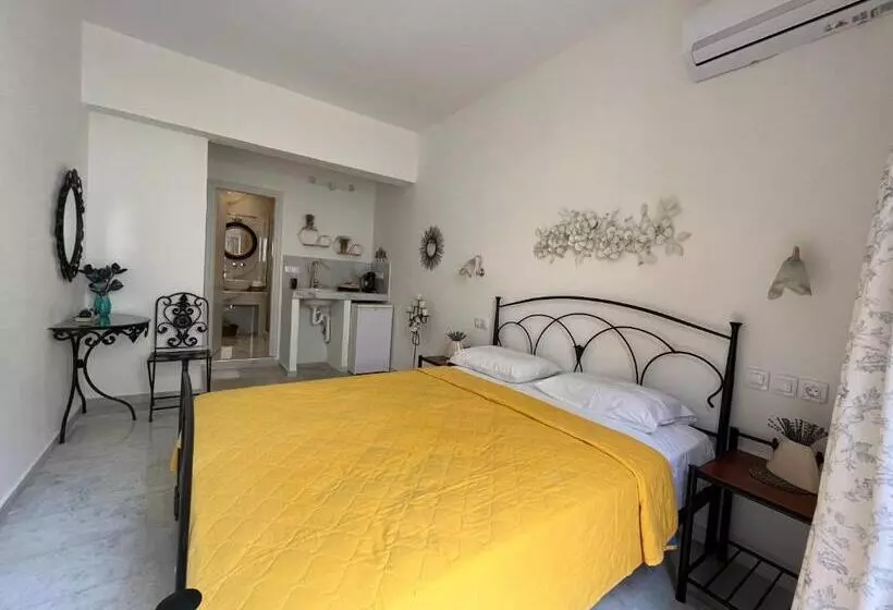 Пансион Naxos Philoxenia