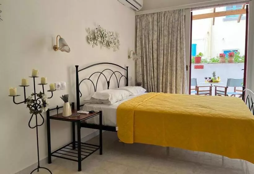 Пансион Naxos Philoxenia