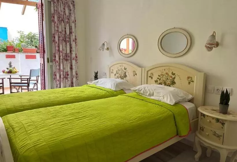 Пансион Naxos Philoxenia