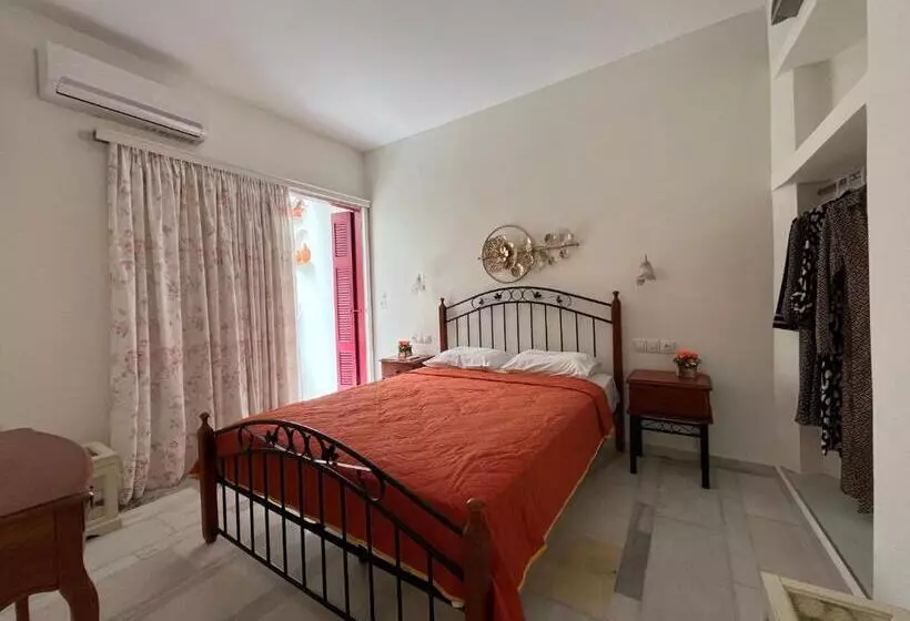 Пансион Naxos Philoxenia