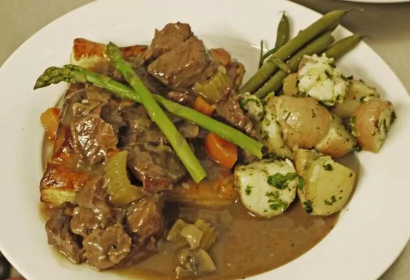 Пансион The Laurels Of Chinchilla