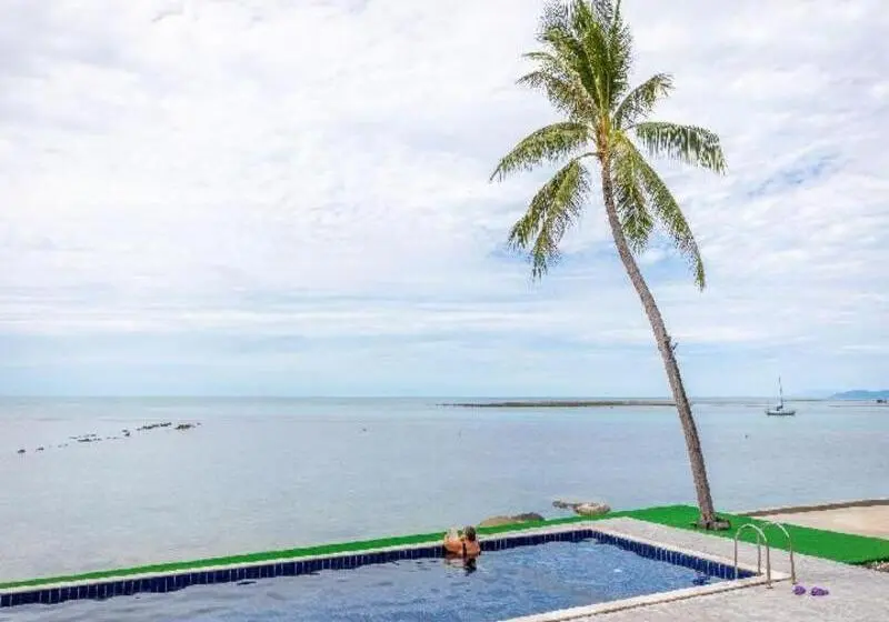 Three Trees Samui Resort   Sarocha Villa