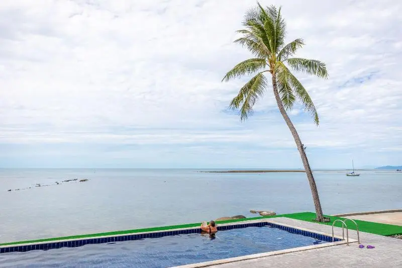Three Trees Samui Resort   Sarocha Villa