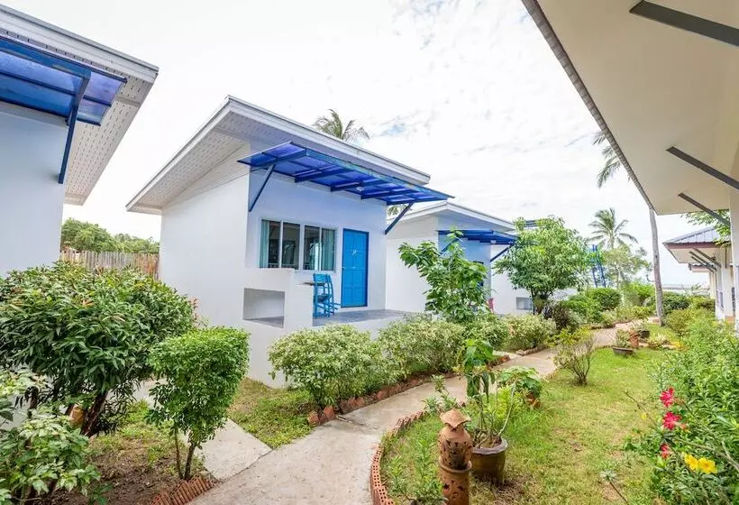 Three Trees Samui Resort   Sarocha Villa