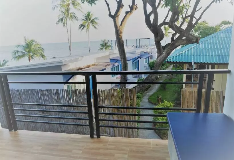 Three Trees Samui Resort   Sarocha Villa