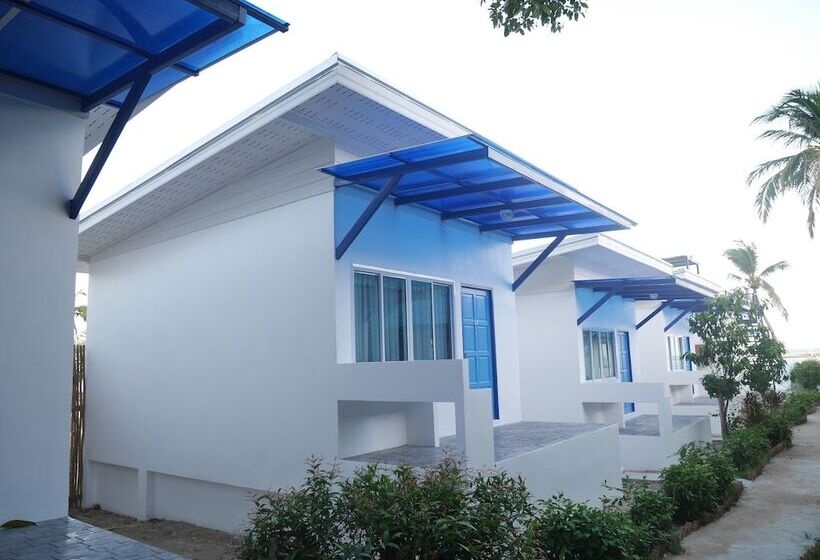 Three Trees Samui Resort   Sarocha Villa