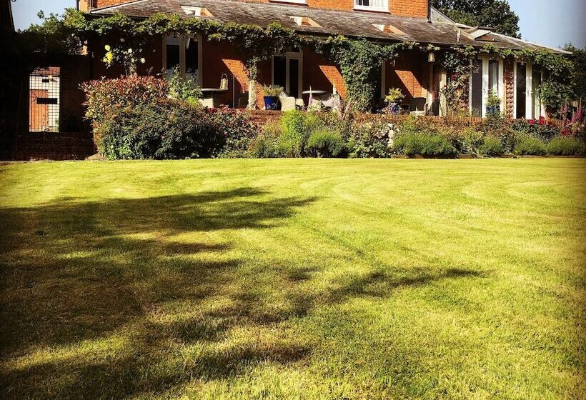 Aamiaismajoitus (B&B) Cwmllechwedd Fawr