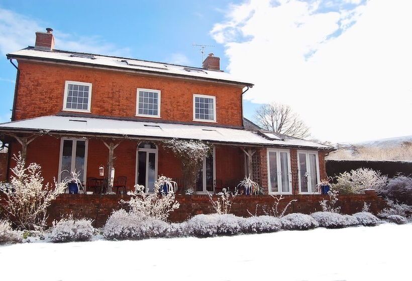 Aamiaismajoitus (B&B) Cwmllechwedd Fawr