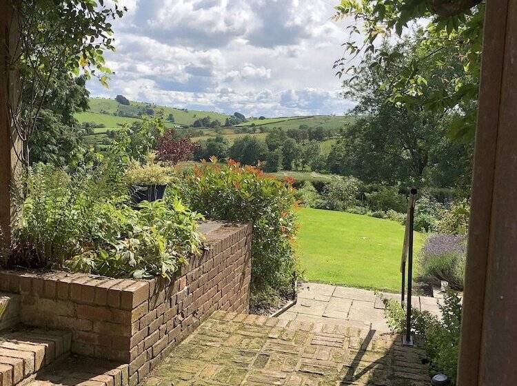 Aamiaismajoitus (B&B) Cwmllechwedd Fawr