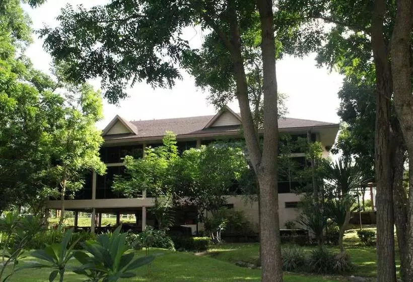 فندق Island Resort River Kwai By October