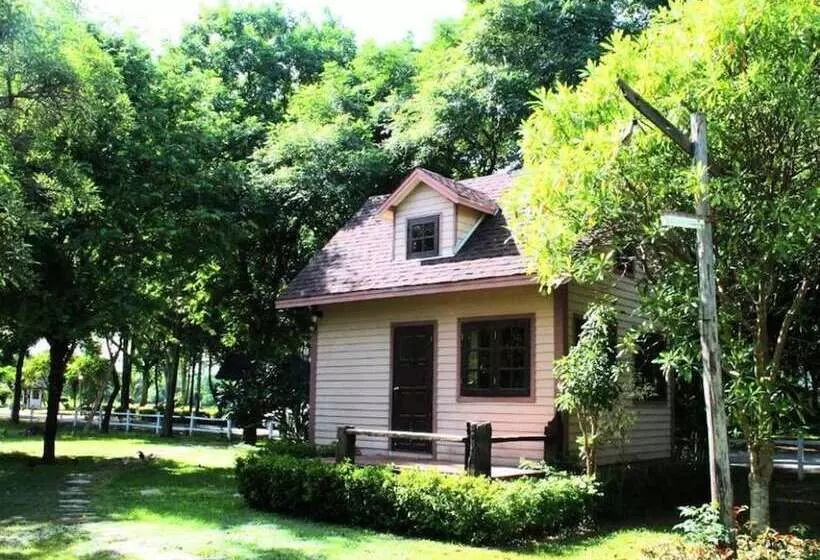 فندق Island Resort River Kwai By October