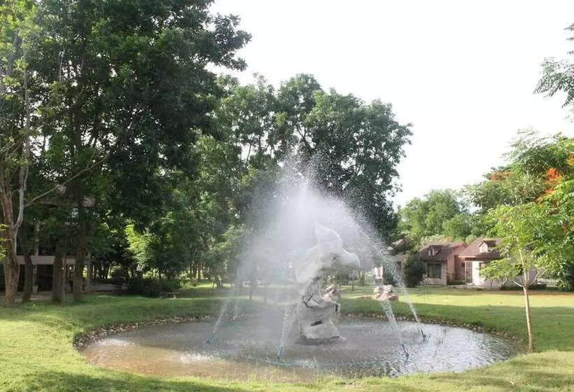 فندق Island Resort River Kwai By October