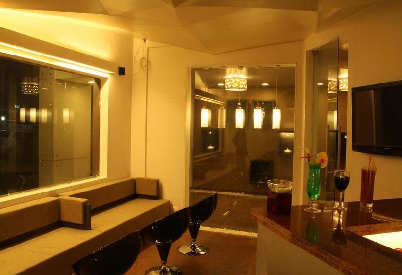 هتل Oyo Rooms Kranti Chowk Jalna Road