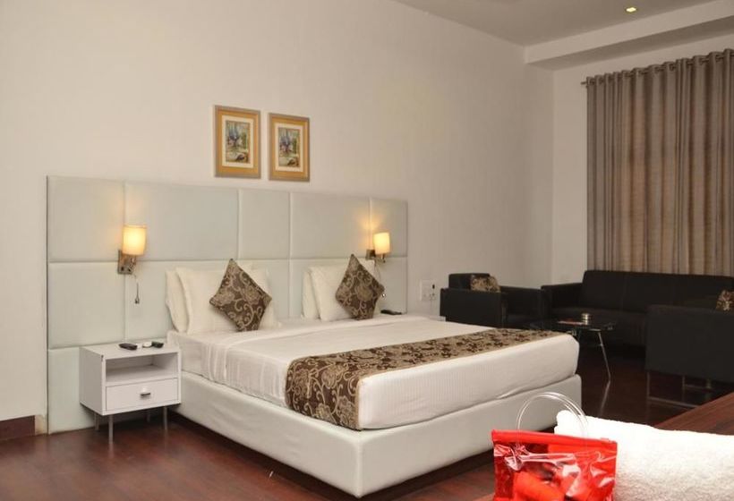 هتل Oyo Rooms Kranti Chowk Jalna Road