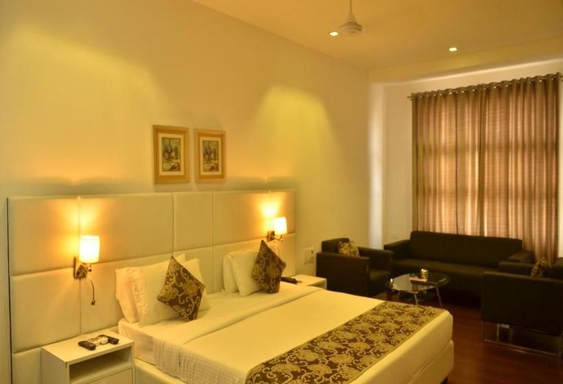 هتل Oyo Rooms Kranti Chowk Jalna Road