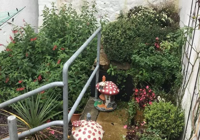 هتل Ty Dre Town House