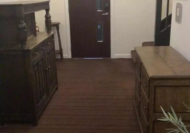 هتل Ty Dre Town House