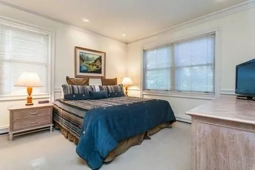 Отель West End Splendor By First Choice Property Management