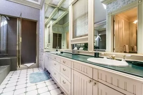 Отель West End Splendor By First Choice Property Management