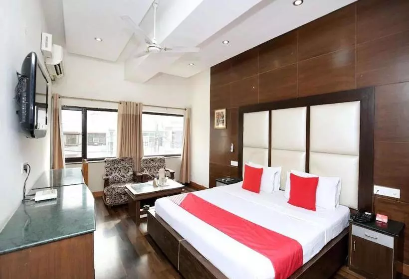 هتل Zo Amar Sector 17 Isbt