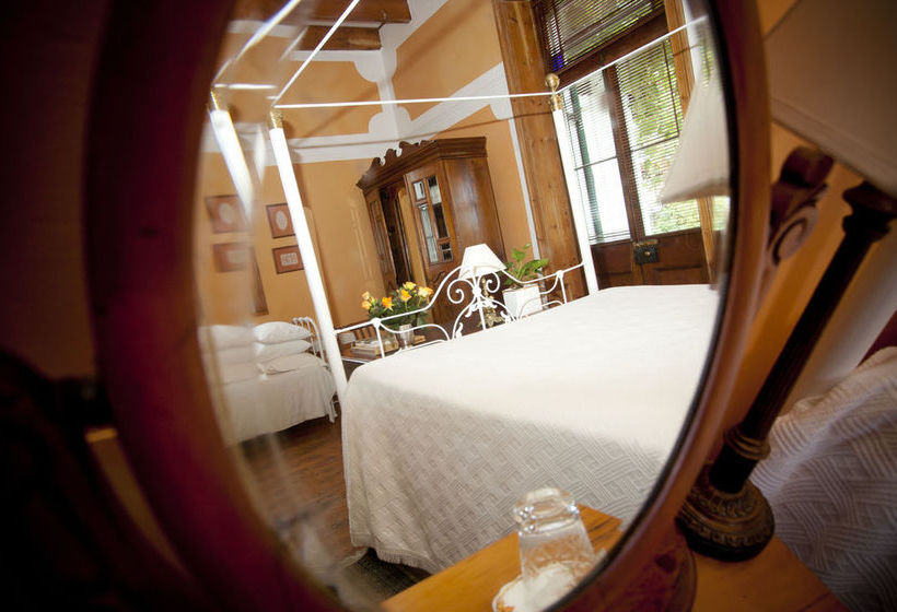 פנסיון Fairview Historic Homestead