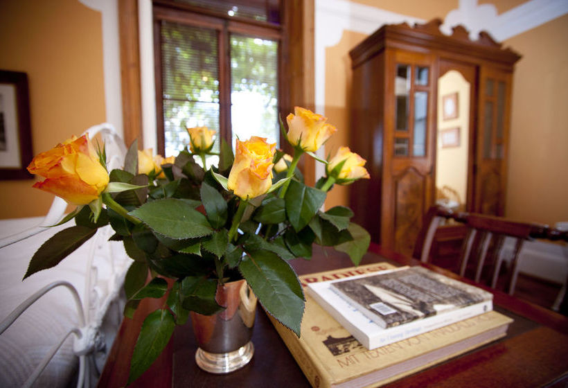 פנסיון Fairview Historic Homestead