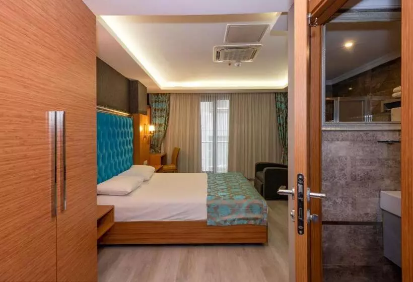 Nocleg ze śniadaniem Grand Palace