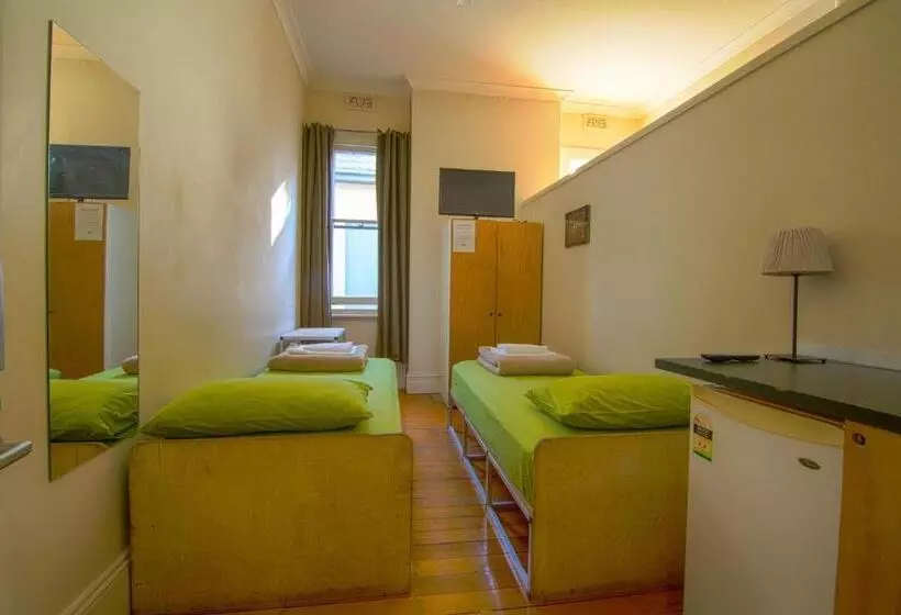 בית מלון כפרי Cambridge Lodge