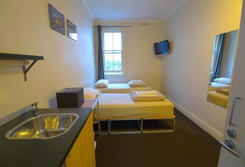 בית מלון כפרי Cambridge Lodge