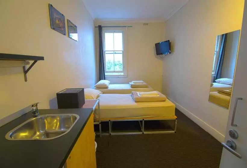 בית מלון כפרי Cambridge Lodge