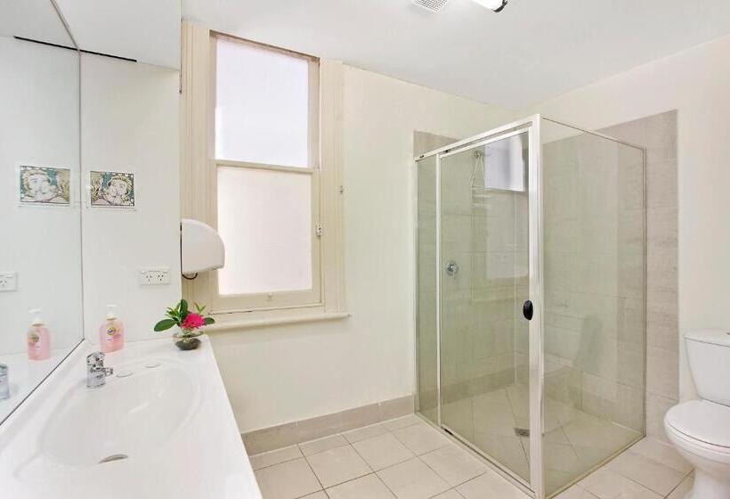 בית מלון כפרי Cambridge Lodge