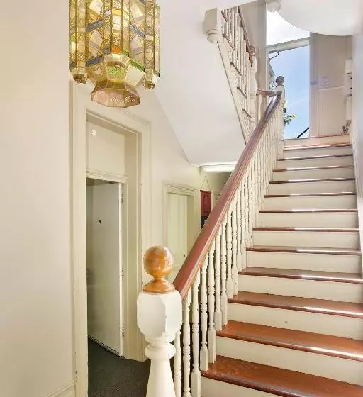 בית מלון כפרי Cambridge Lodge