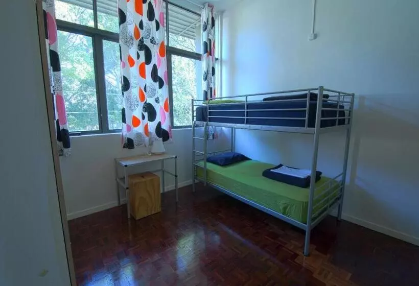 בית מלון כפרי Cambridge Lodge