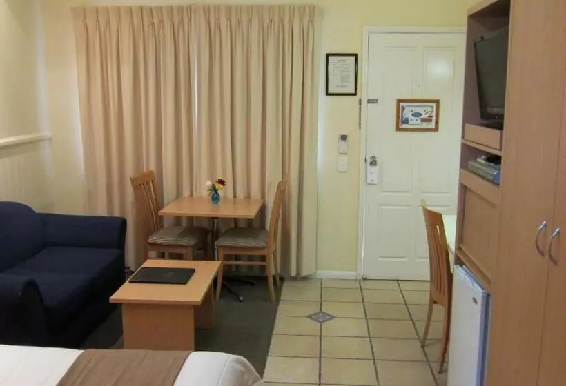 Отель Dalby Mid Town Motor Inn