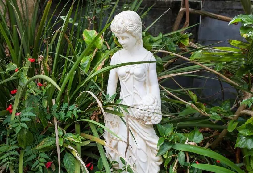 酒店 Elindale House Bed & Breakfast