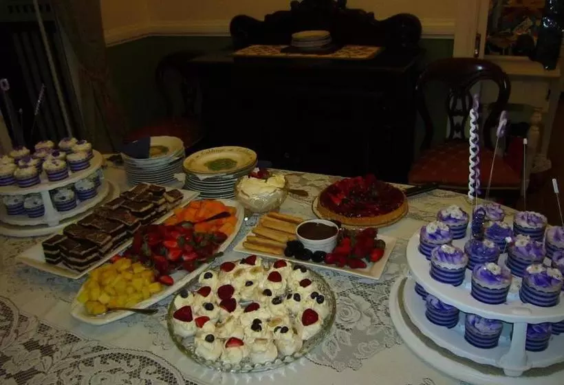 酒店 Elindale House Bed & Breakfast