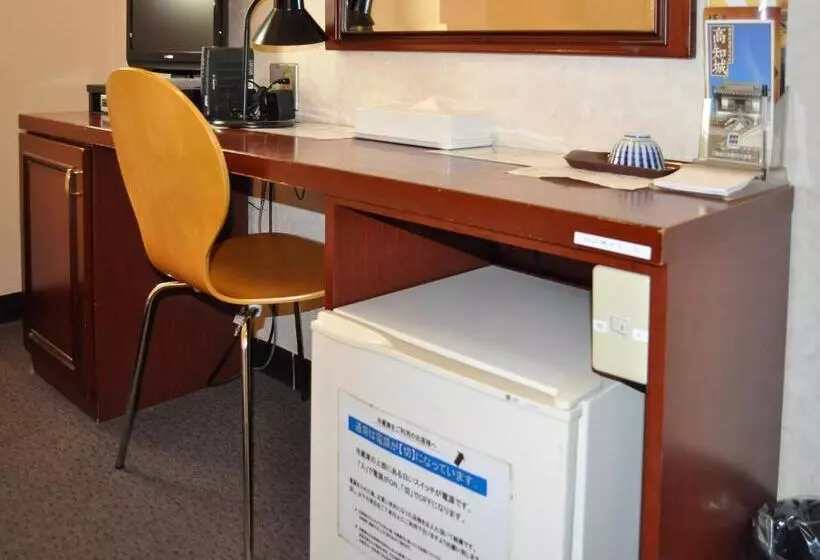 Отель Kochi Sakura