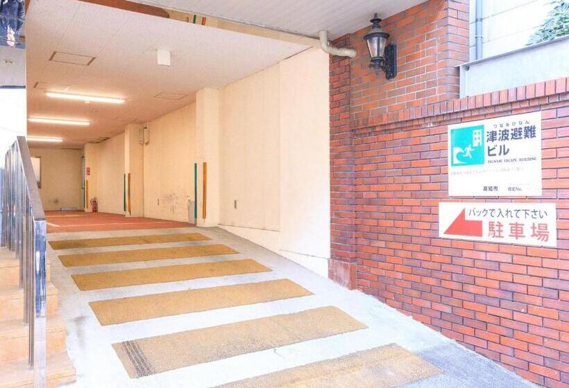 Отель Kochi Sakura