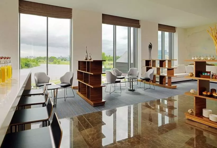 ホテル Minsk Marriott