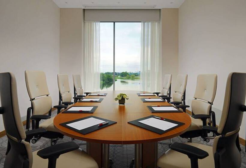 ホテル Minsk Marriott