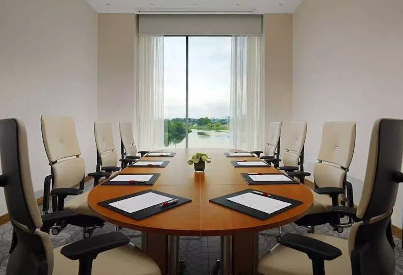 ホテル Minsk Marriott