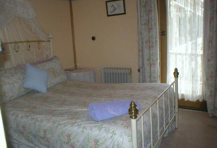 Отель Mooltan House