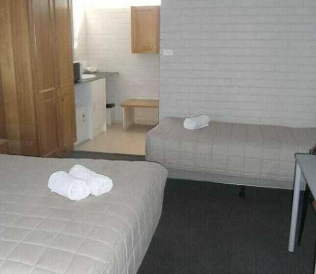 Отель Parkview Motor Inn