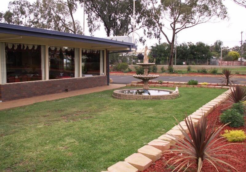 Отель Parkview Motor Inn