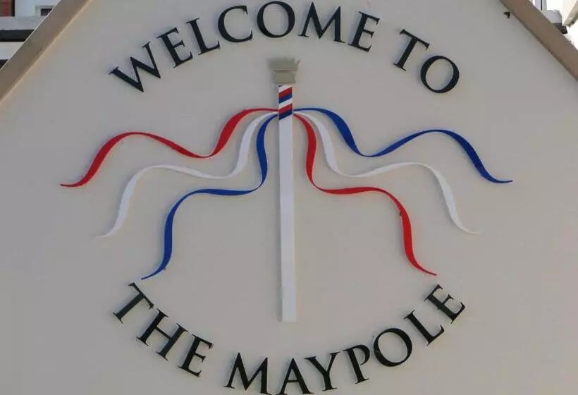 Отель The Maypole At Wellow