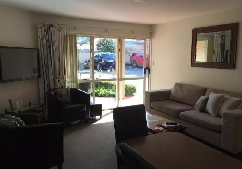 酒店 Tuscana Motor Lodge