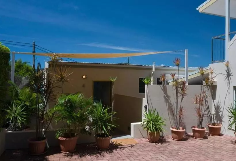 בית מלון כפרי Waterview Airlie Beach